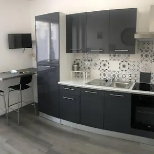 Yannadal/studio Cosy Avec Vraie Cuisine à Recouvrance/ Proche Tram/bus Et Proximité Avec L'arsenal Appartement